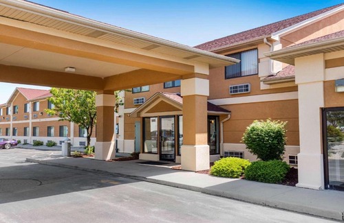 Monee Hotel | Quality Inn Monee I-57