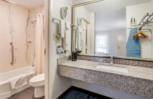 Mount Airy Hotel | Quality Inn Mount Airy Mayberry