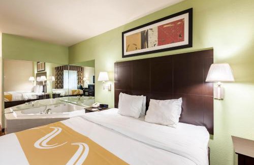 West San Antonio Hotel | Quality Inn Near Seaworld - Lackland