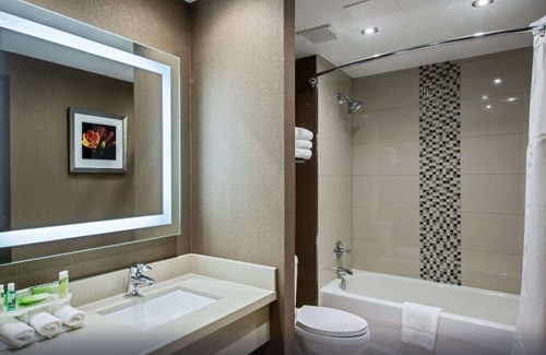 Regina Hotel | Quality Inn & Suites Regina Downtown