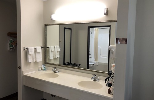Sun Prairie Hotel | Quality Inn & Suites Sun Prairie Madison East