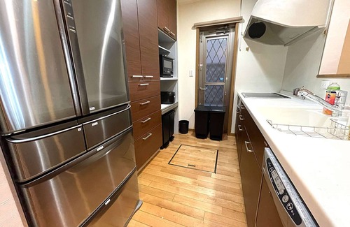 Honkomagome Apartamento | Quality lodging in the heart of Tokyo. A 4-minute walk from Tabata Station on the JR Yamanote Line. Maximum of 19 people.