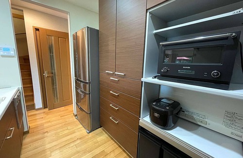 Honkomagome Apartamento | Quality lodging in the heart of Tokyo. A 4-minute walk from Tabata Station on the JR Yamanote Line. Maximum of 19 people.