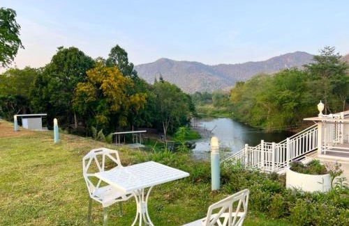 Huai Sat Yai Otro | Quality Time Farmstay: Bamboo House