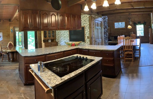 Mount Hope Cabina | ¡Tiempo de calidad juntos! Log Cabin Sleeps 25+ Kids Love It! ¡Mascotas también!
