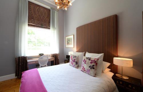Hagley Cama Y Desayuno | Quamby Estate