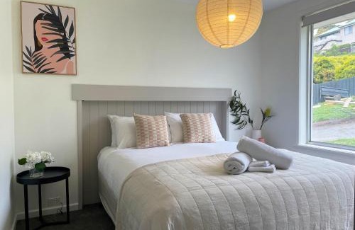 Mornington Casa | Quarry House - Bright and Renovated!