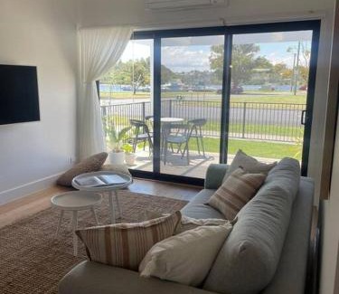 Lakes Entrance Apartamento | Quarterdeck Lakes Entrance 2br *Waterfront* Apartment