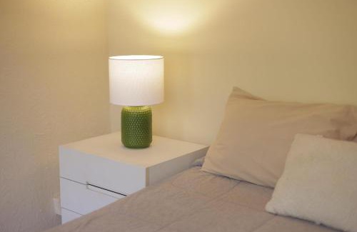 Serra Casa | Quarto Casal com Varanda Casa Caramel