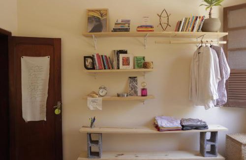 Serra Casa | Quarto Casal com Varanda Casa Caramel