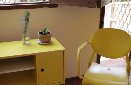 Serra Casa | Quarto Casal com Varanda Casa Caramel