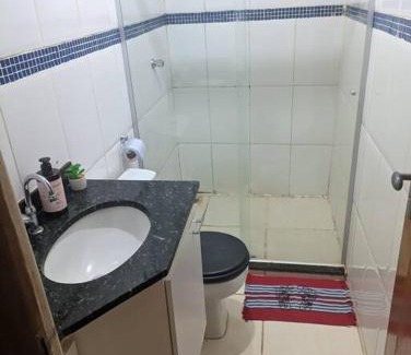 Uberaba Apartamento | Quarto de Casal Bem Localizado Em apto Compartilhado AP 204