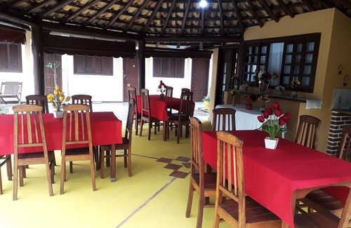 Ponte Branca Apartamento | Quarto de pousada com Wi-Fi em Paraty, RJ