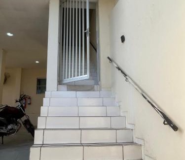 Presidente Medici Apartamento | Quarto duplo aconchegante perto do centro de CG-PB