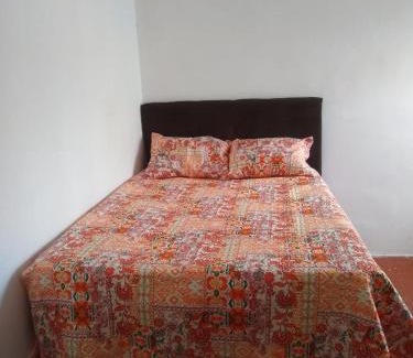 Mongagua Casa | Quarto e Cozinha em Mongaguá