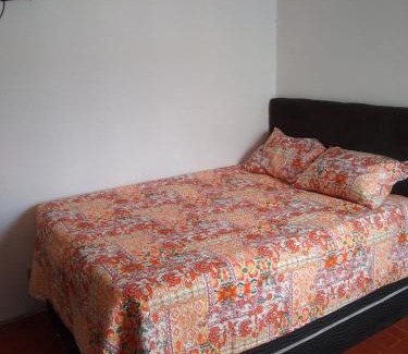 Mongagua Casa | Quarto e Cozinha em Mongaguá