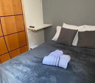 Itapira Casa | Quarto privativo no centro 01