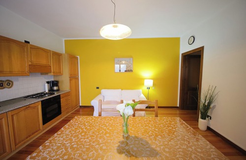 Colico Apartamento | Quattro Stagioni Spring Garden Holiday Apartment with Pool