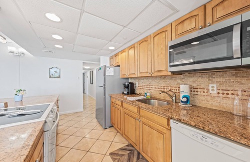Ocean City Apartamento | Quay 1008 Renovations Direct Ocean Front in/outdoor Pools