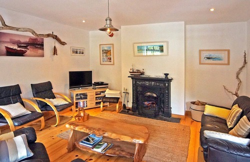 Duncannon Otro | Quay Cottage - Three Bedroom House, Sleeps 6