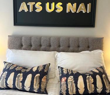 Ballycastle Casa | Quay House, North Coast 6 bedroom holiday home