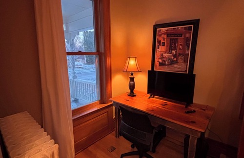 Viroqua Casa | Queen Anne Stay