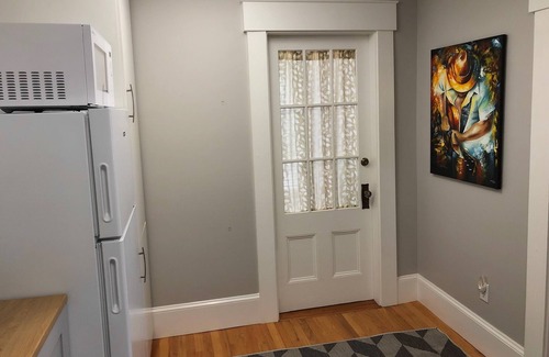 Provincetown Casa | Queen Anne style Home with Private entrance 1B/1B unit in Historic Provincetown