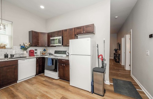Avondale Apartamento | Queen City Retreat 1 - Cozy Home for 6 Near Attractions & Restaurants