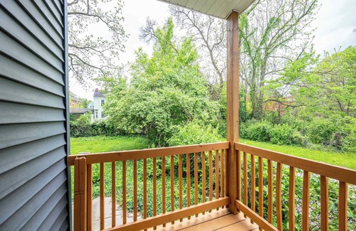 Avondale Apartamento | Queen City Retreat 1 - Cozy Home for 6 Near Attractions & Restaurants