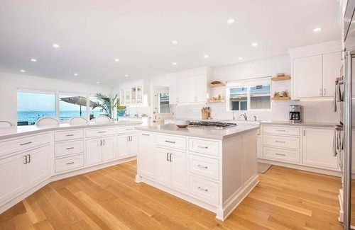 Carpinteria Casa | "Queen of the Coast" Beachfront Oasis in Rincon Point
