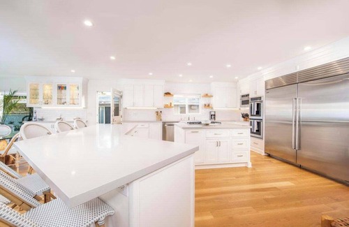 Carpinteria Casa | "Queen of the Coast" Beachfront Oasis in Rincon Point