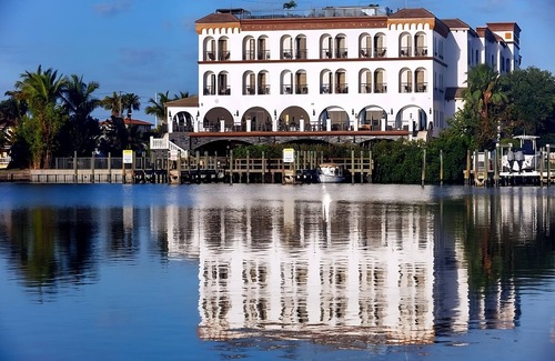 Belle Vista Hotel | Queen/Queen Standard at The Hotel Zamora, Outdoor Pool, Free Parking