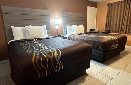 Victorville Casa | Queen Room With Two Queen Beds- Non Smoking
