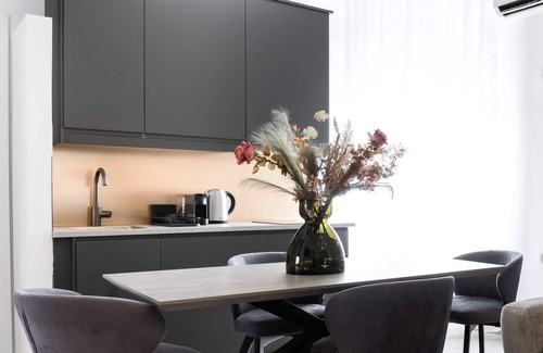Sarajevska Apartamento | QUEEN's apr-10min. by walk to Knez M. with P.