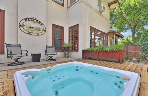 Gainesville Cama Y Desayuno | Queen Size Suite with a shared Hallway Bath