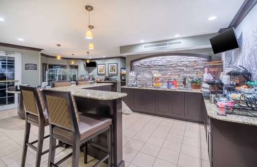 East Texas Apartamento | Queen Studio | Desayuno gratuito + piscina cubierta + centro de negocios las 24 horas