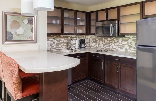 Canton Condominio | Suite Queen | Desayuno diario gratuito, bañera de hidromasaje compartida + piscina
