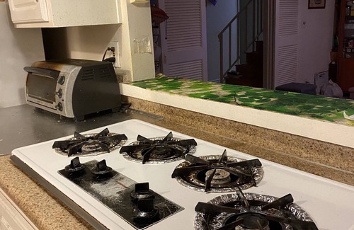Hacienda Heights Casa | Queen Suite full bath view minute to school shopping etc .優雅套房。交通方便。