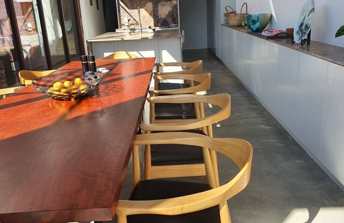 South Melbourne Casa | Queens Arm Hotel built in 1854. The property has been restored and extended.