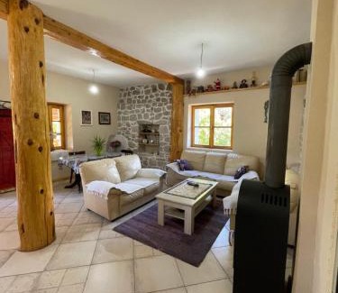 Karuc Casa | Queen’s vintage house