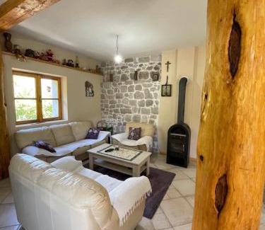 Karuc Casa | Queen’s vintage house
