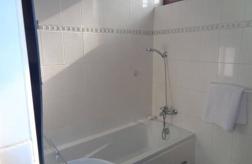 Sekondi-Takoradi Hotel | Queensland Hotel