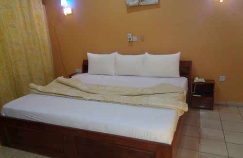 Sekondi-Takoradi Hotel | Queensland Hotel