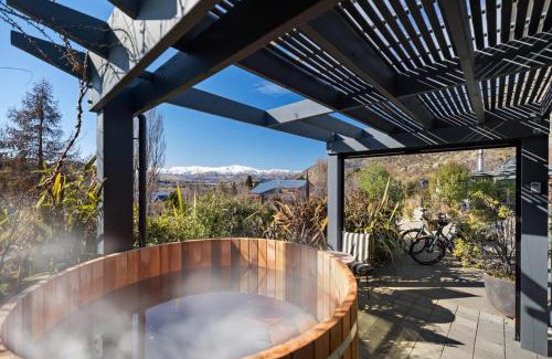 Kelvin Heights Casa | Queenstown Hot Tub Apartment