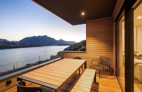 Frankton Villa | Queenstown Lake & Mountain Magic