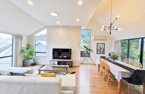 Sunshine Bay Casa | Queenstown Lakeview Holiday Home-5mins to town