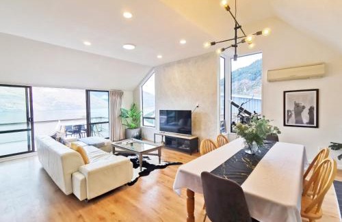 Sunshine Bay Casa | Queenstown Lakeview Holiday Home-5mins to town