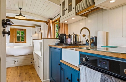 Stonor Cabina | Quercus & Redwood - Sleeps 4
