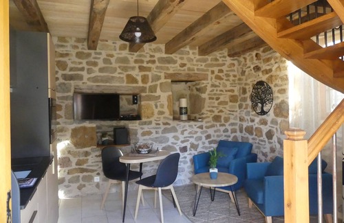 Frontenac Cabaña | Quercy cottage, charm, comfort, garden with trees, natural swimming pool