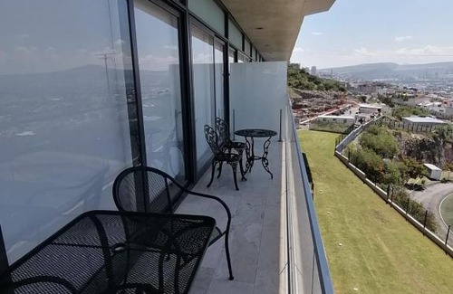 Queretaro Apartamento | Queretaro Dep de lujo, para 5 o 6 huéspedes, alberca